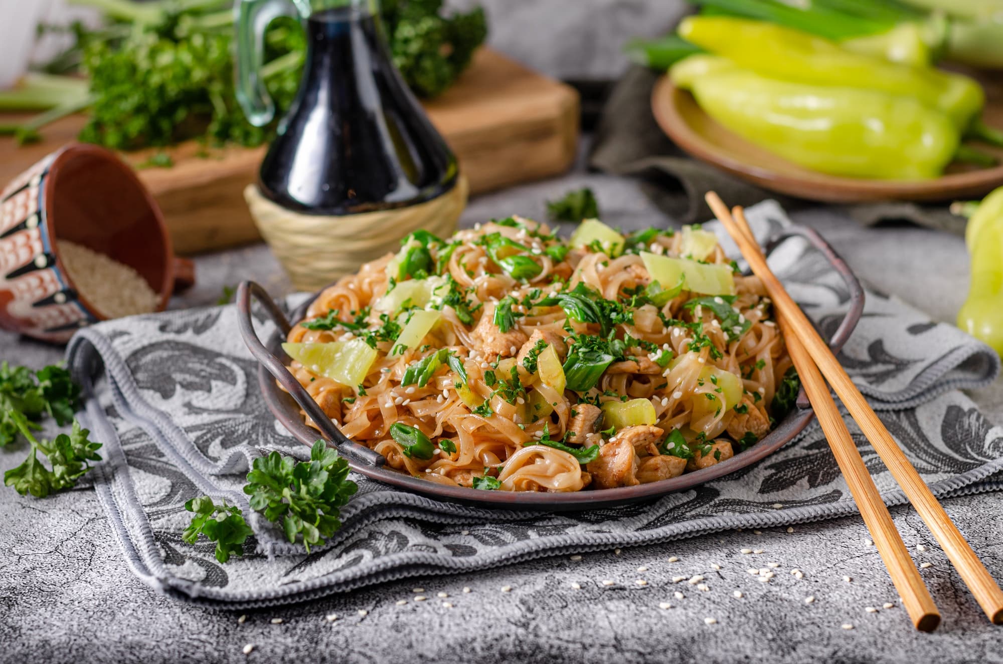 Authentic Pad Thai With Chicken
