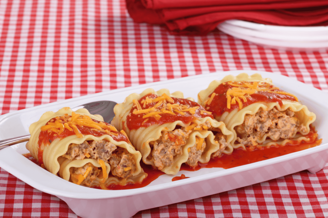 Buffalo Chicken Lasagna Roll Ups