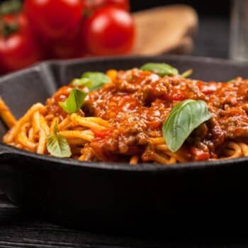Easy Spaghetti Bolognese (Meat Sauce) 2 Easy Spaghetti Bolognese (Meat Sauce)