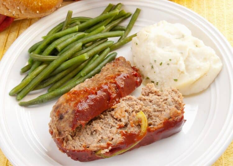 Guilt-Free Easy Italian Meatloaf With Beans And Mashed Potato