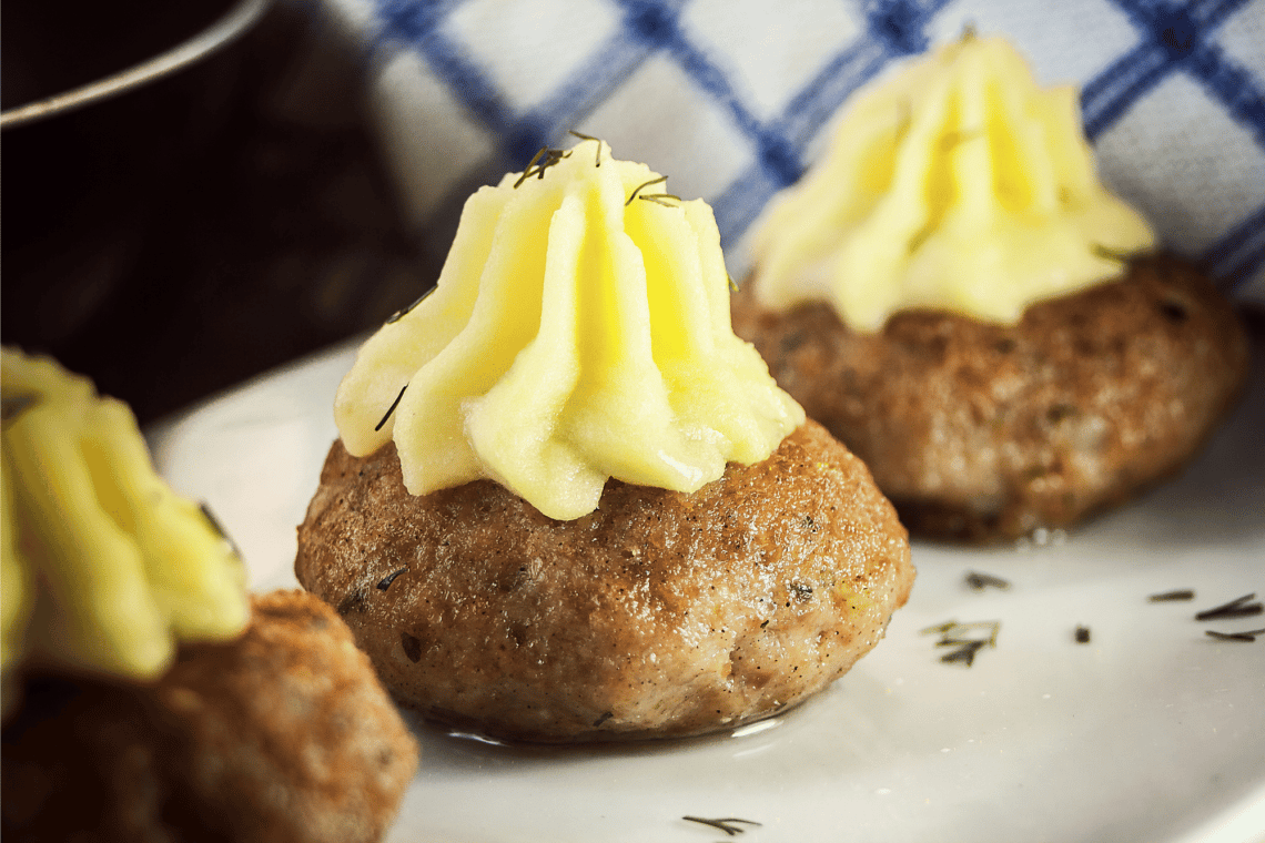 Healthy Turkey Meatloaf Cupcakes With Garlic Mashed Potatoes Frosting