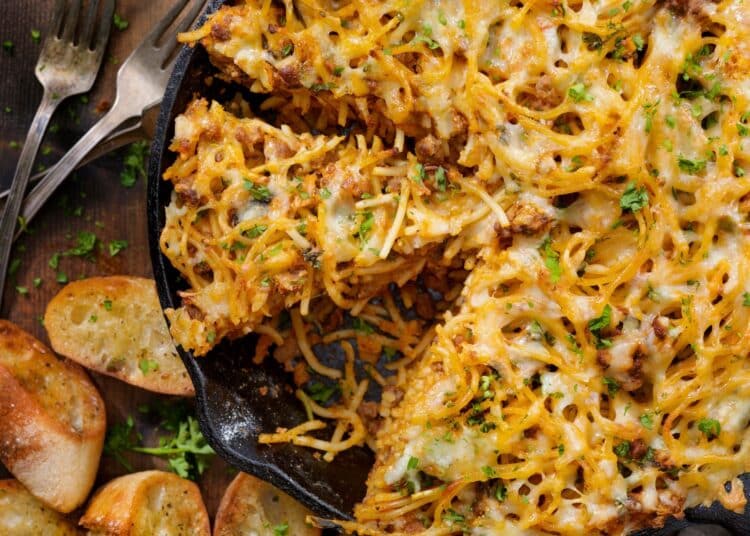 Super Easy, Cheesy Spaghetti Pie