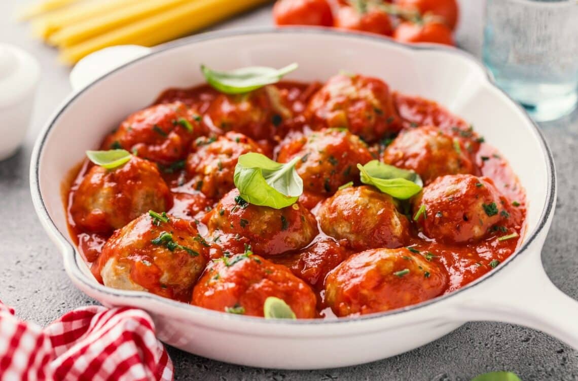 Meatballs In Tomato Sauce With Basil