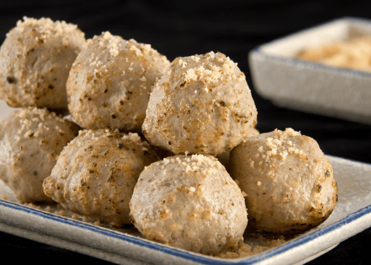 Finger Lickin’ Mozzarella-Stuffed Chicken Pesto Meatballs