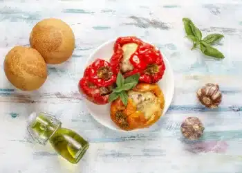 Low-Calory Ground Turkey And Quinoa Stuffed Peppers